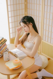每日话题!把腿再张大点就可以吃到扇贝了